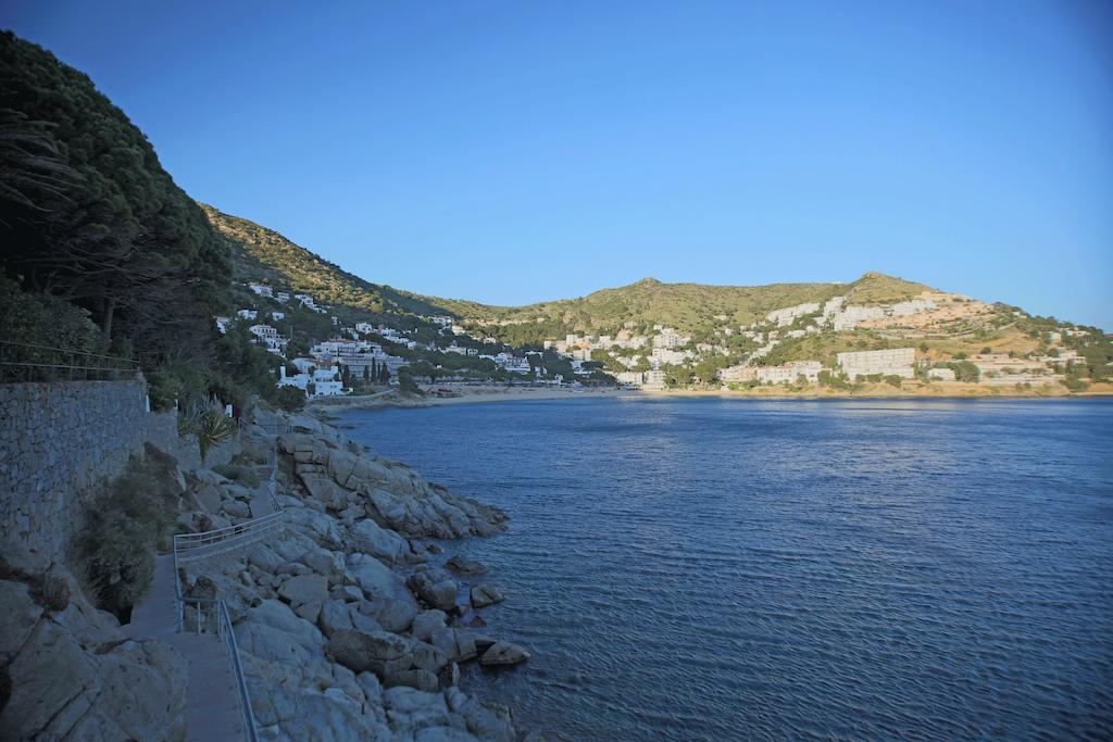 Hotel Canyelles Platja 4*